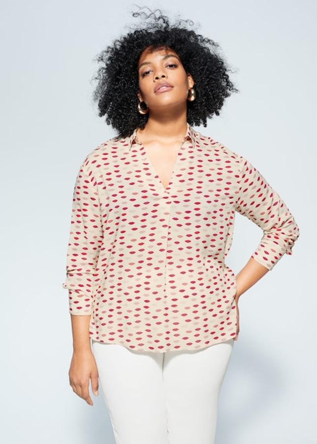 Camisa con estampado de besos de Violeta, (20,99 euros).