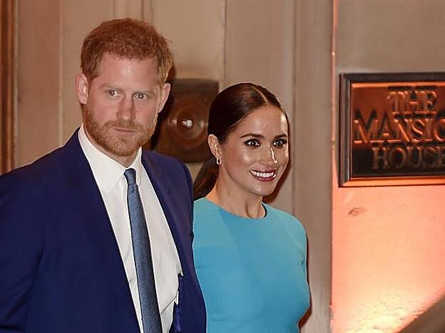 El príncipe Harry y Meghan Markle hace llegar una carta a cuatro diarios británicos con los que van a tener "cero colaboración".