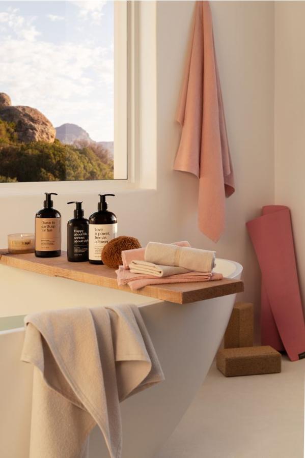 Ya no sabes qué hacer en casa. Has cambiado el salón, el dormitorio, la terraza, pero... ¿Y el baño? ¡Con cambiar toallas y algún que otro detalle más parecerá otro!