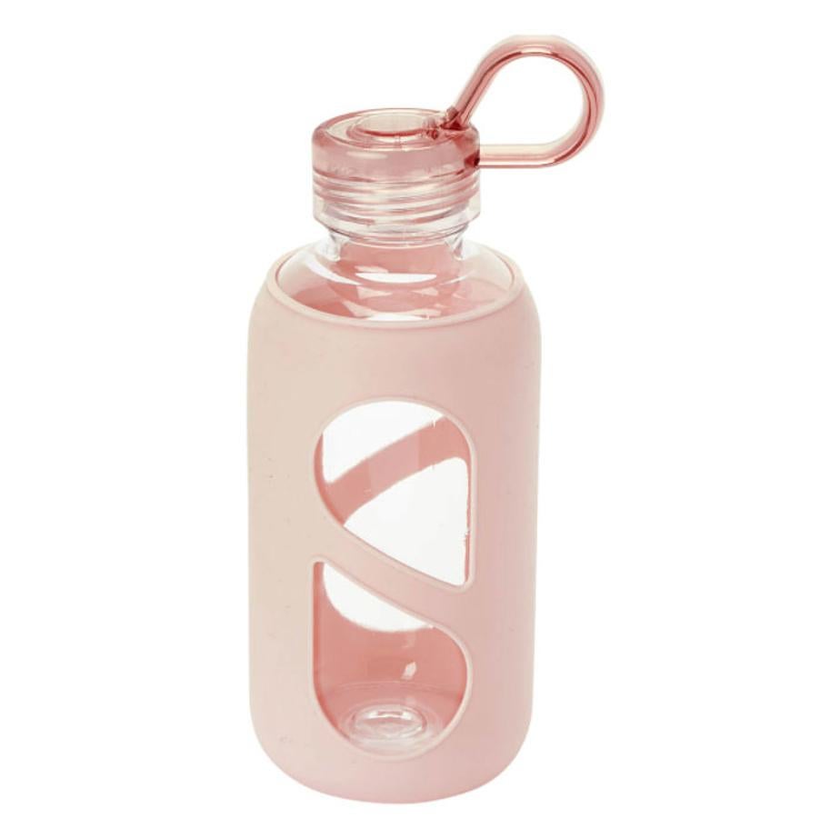 Una  botella respetuosa con el medio ambiente  con la que contribuir a mejorarlo y evitar así el uso de las de plástico. Su diseño es funcional y ergonómico, y su material de silicona es antideslizamiento, resistente, duro y ligero (El Corte Inglés/11, 95 euros).