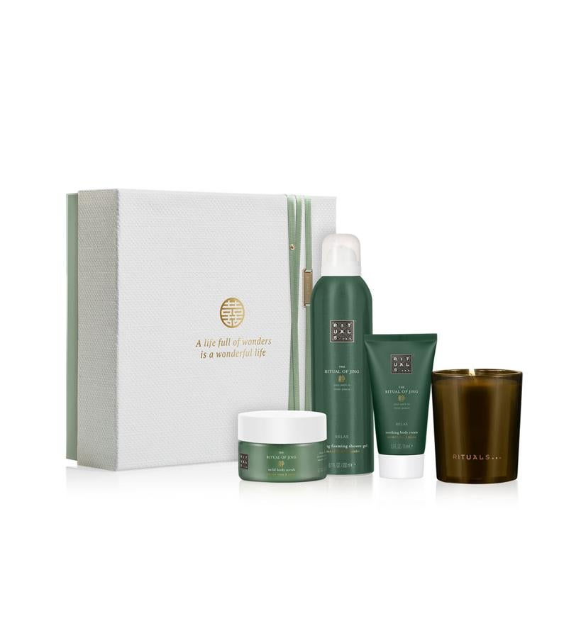 Contiene espuma de ducha, exfoliante, crema corporal y vela aromática cuyo olor está elaborado a base de flor de loto sagrado y jujube. Tanto sus texturas como aroma son de lo más relajantes. The Ritual of Jing de Ritulas (29,90 €).