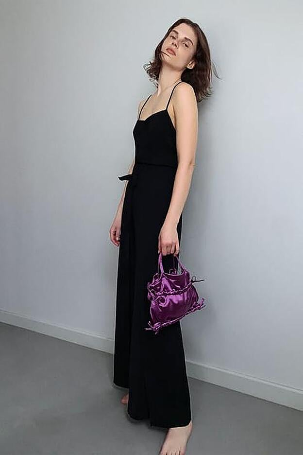 El pantalón tipo pareo, en color negro