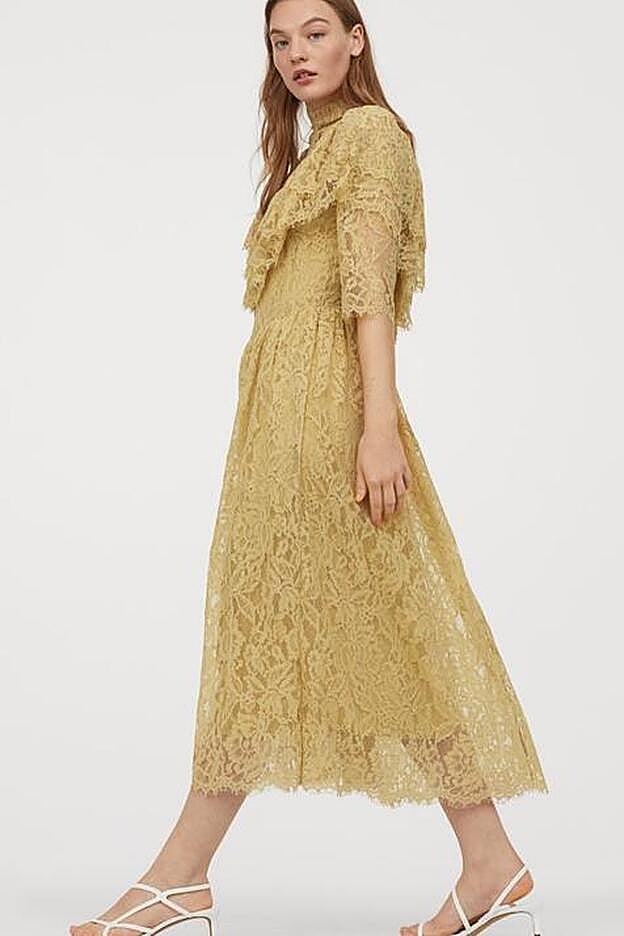 Espectacular vestido de espíritu victoriano, con volante y manga francesa de H&M.