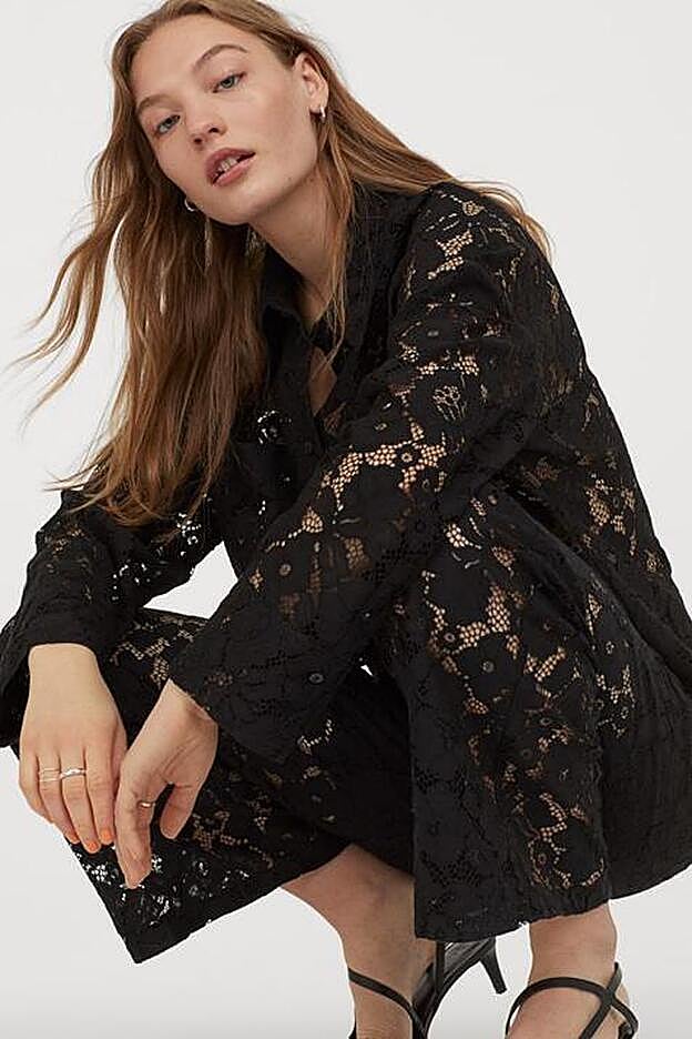 Un conjunto de fondo de armario que puedes llevar una y otra vez a eventos.