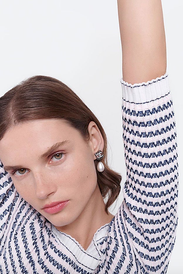 Uno de los beneficios del uso de rollers es la mejora de la textura de la piel.