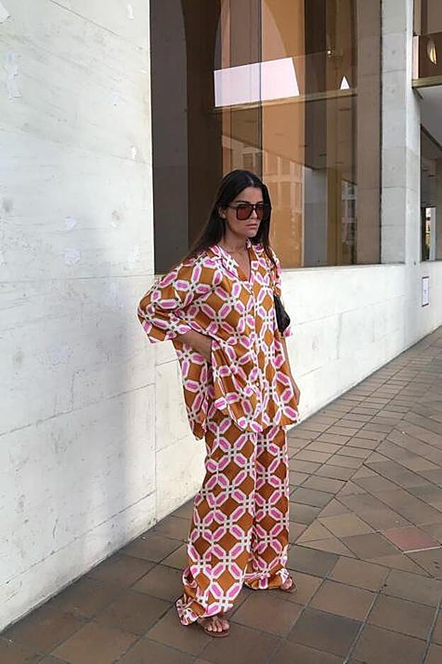 Este es el conjunto pijamero de los Special Prices de Zara que nos parecía perfecto para volver a salir a la calle, pero ya está agotado en casi todas las tallas.