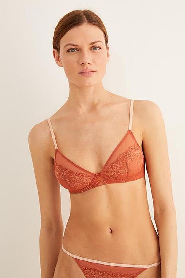 Sujetador de Women'Secret en encaje naranja, sin aros ni relleno (10,99 euros).
