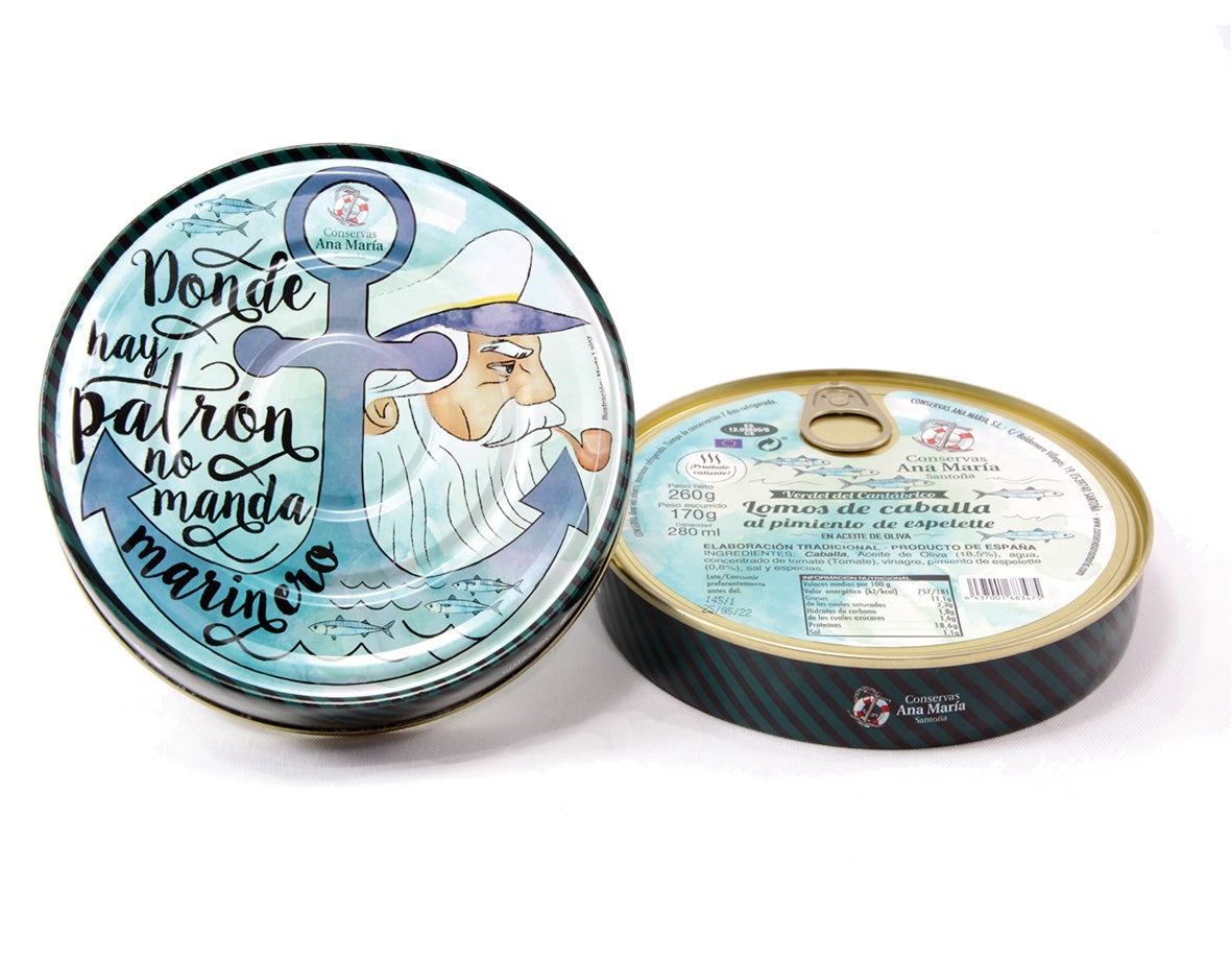 Envasado en Santoña (Cantabria), lomos de verdel (caballa), en aceite de oliva al pimiento de Espelette, de Conservas Ana María.