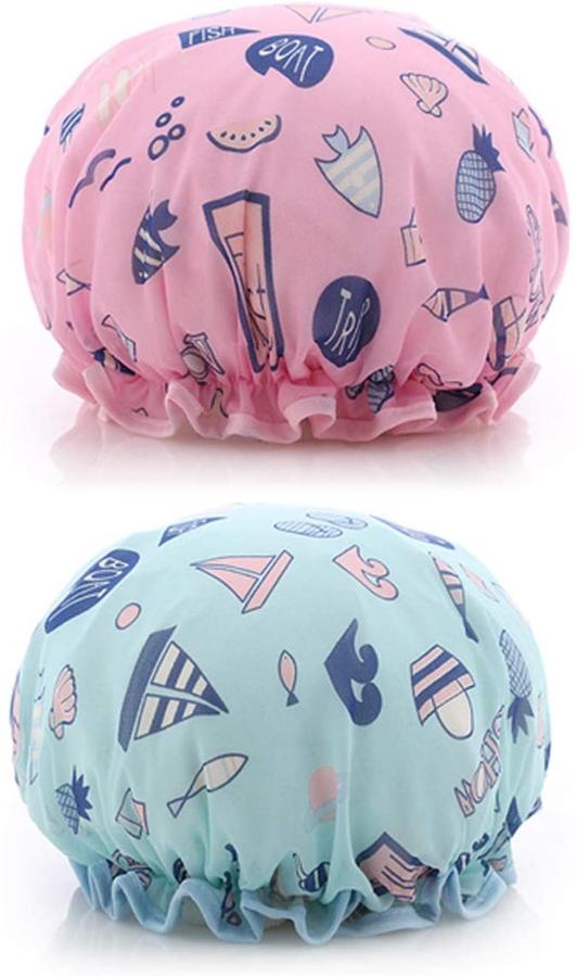 Con exterior de nailon impermeable y forro de polietileno, estos dos gorros de baño vienen en azul y rosa con un simpático estampado de aires veraniegos. Tienen  un precio de 6,70 euros en Amazon .