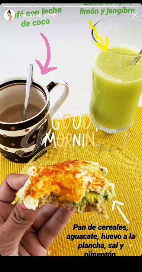 Hace unos días, la actriz compartía en su stories su desayuno de cuarentena: huevo encima de una tostada con aguacate, zumo verde y café con leche de coco.
