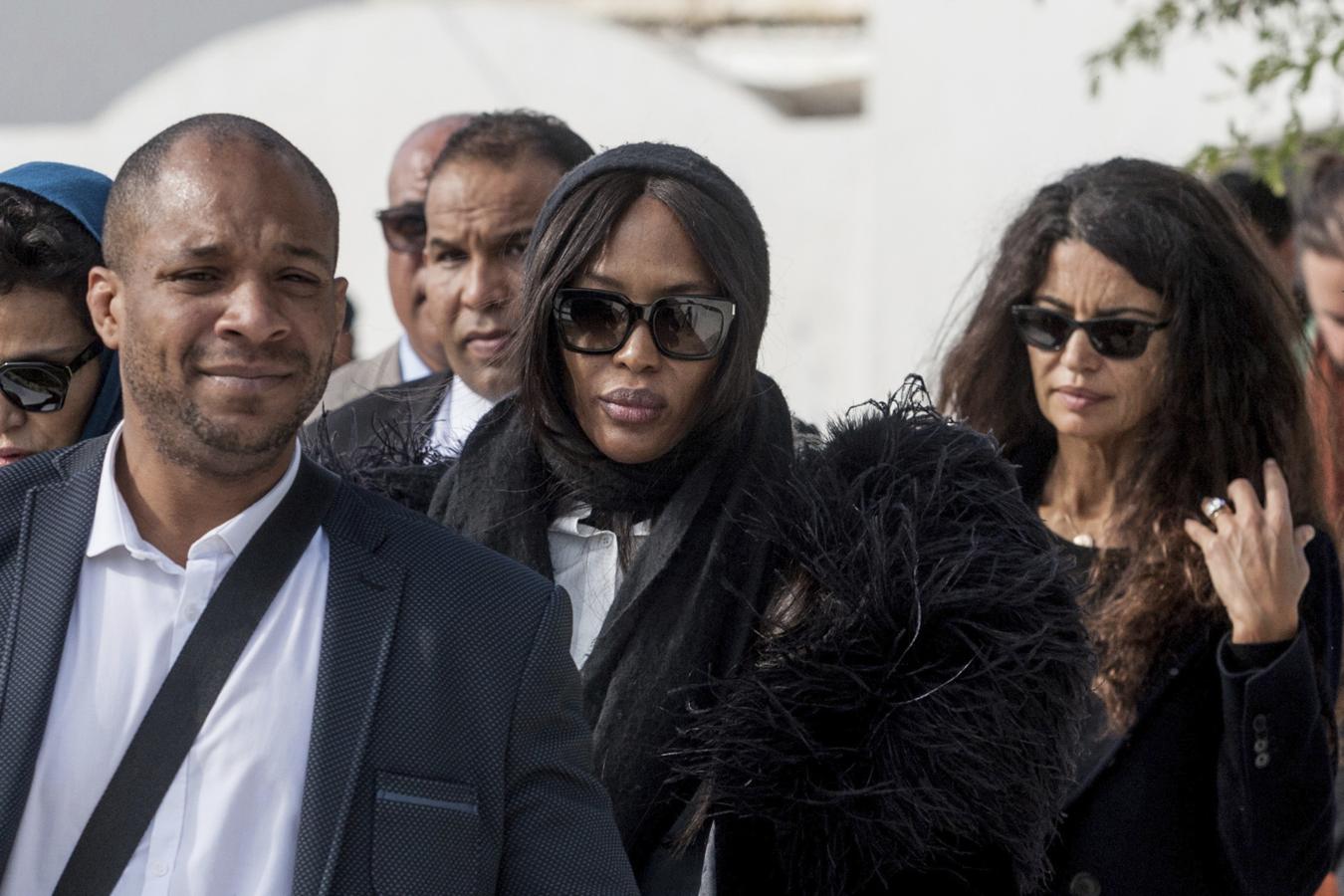 Durante el entierro de Azzedine Alaïa, al que consideraba como su padre, en noviembre de 2017.