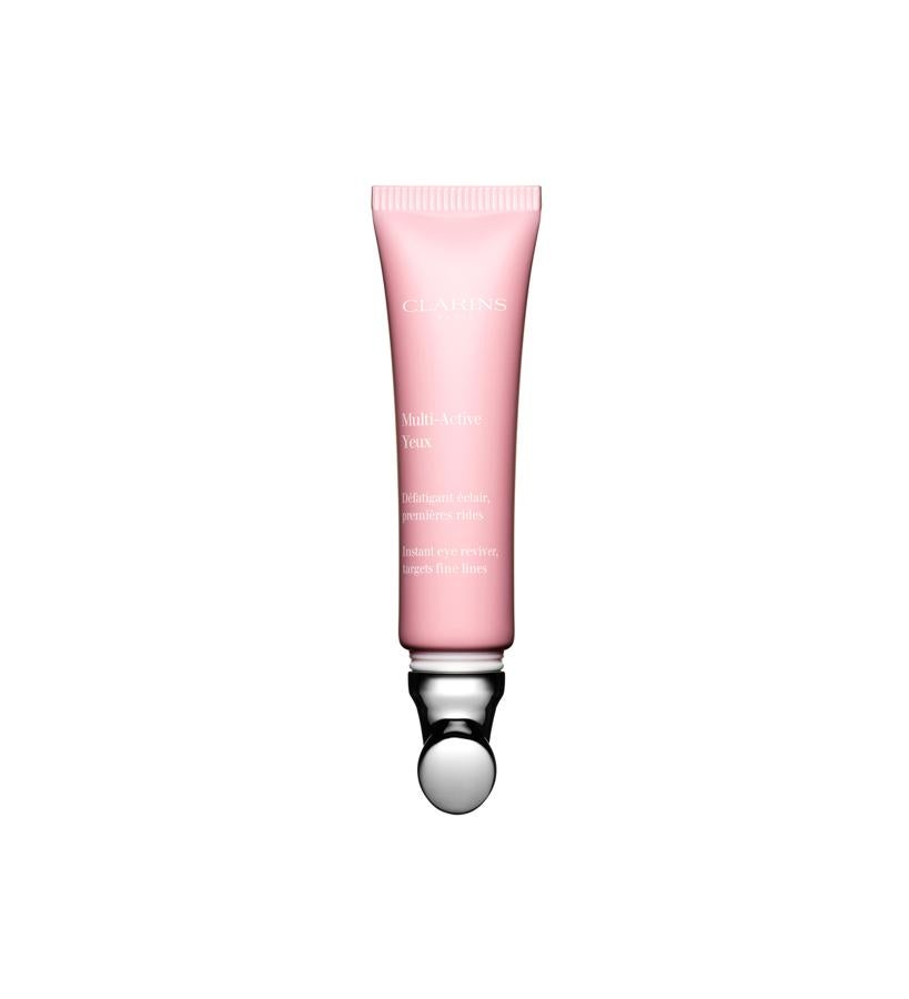 Los extractos de cardencha, myrothamnus, escina de castaño de Indias y su tecnología alisa las primeras arrugas y atenúa bolsas y ojeras. Su aplicador criometálico incrementa la eficacia del tratamiento porque ayuda a refrescar, aliviar y reavivar la mirada al instante.También contine un complejo anticontaminación.  Multi Active Yeux de Clarins  (45,50 €).