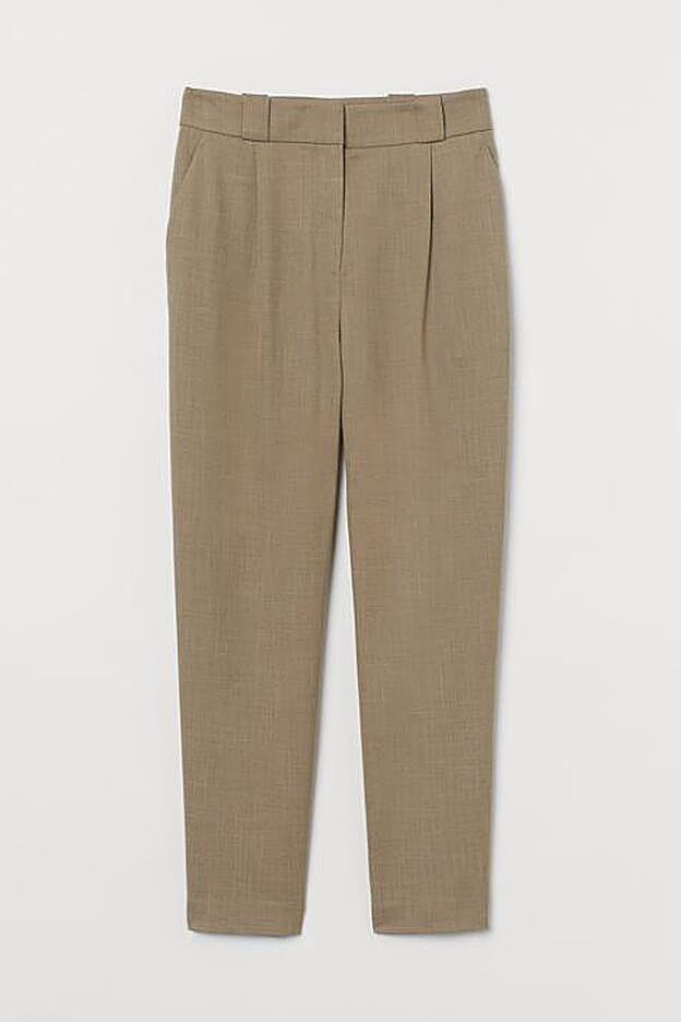 Pantalones de pinzas de H&M. (29,99 euros).