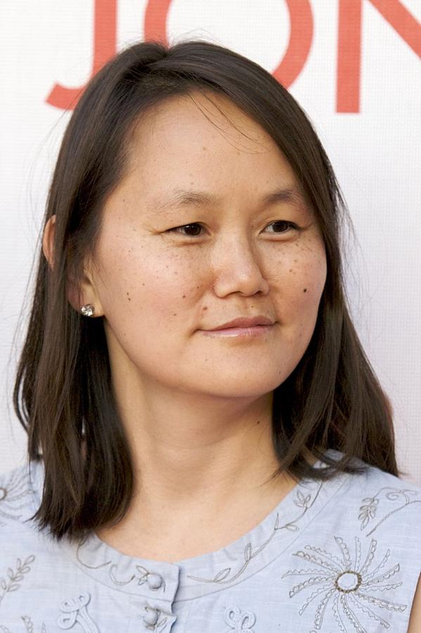 Tras hacerse público en 1992 el escándalo de la relación que mantenían cuando ella solo tenía 21 años y él 56, la pareja ha permanecido junta. Se casaron en 1997 y han adoptado dos hijos. Previn se mantiene siempre en un segundo discreto plano pero le acompaña en sus compromisos por todo el mundo.