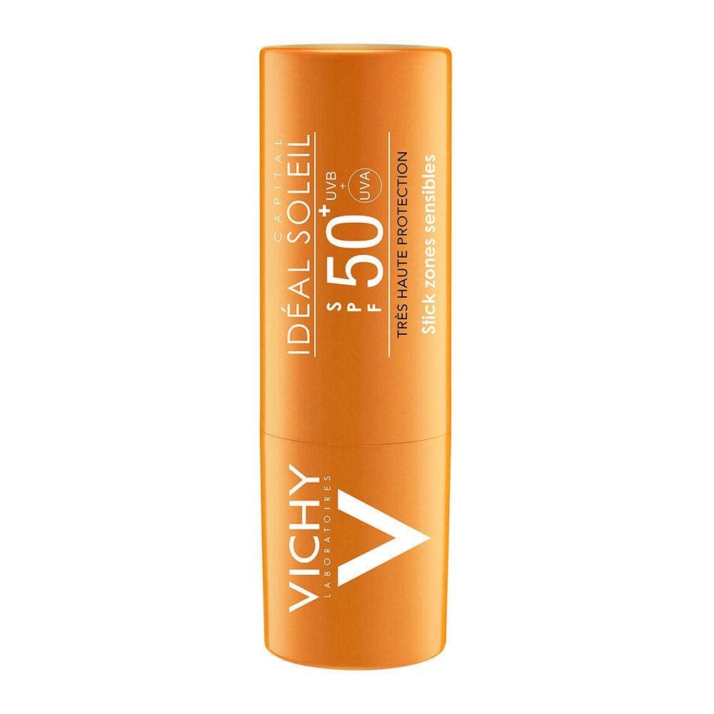 Este stick fotoprotector es perfecto para mantener los labios a salvo de los rayos solares.  Idèal Soleil de Vichy. (8,10 euros) .
