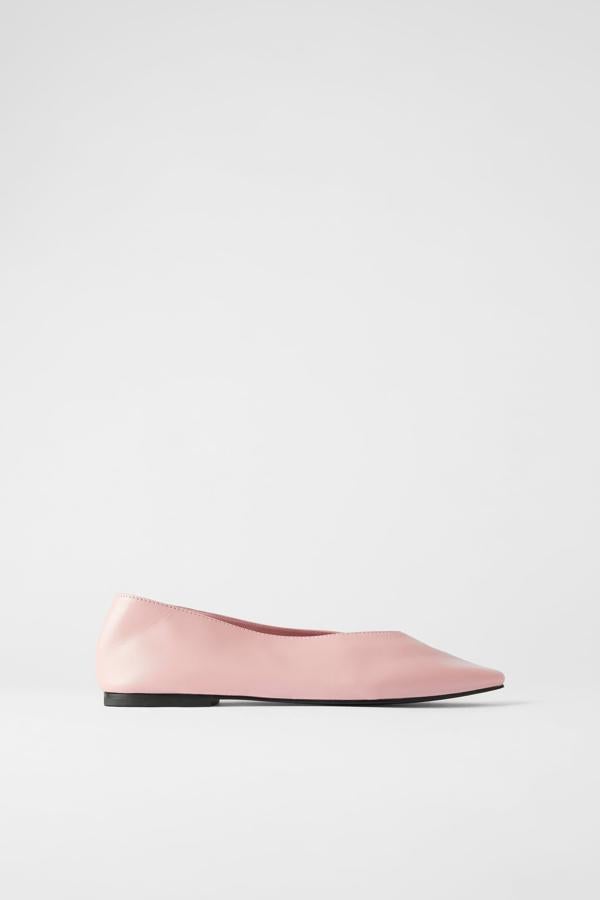 Bailarinas de piel soft en rosa claro, de los Special Prices de Zara (19,99 euros).