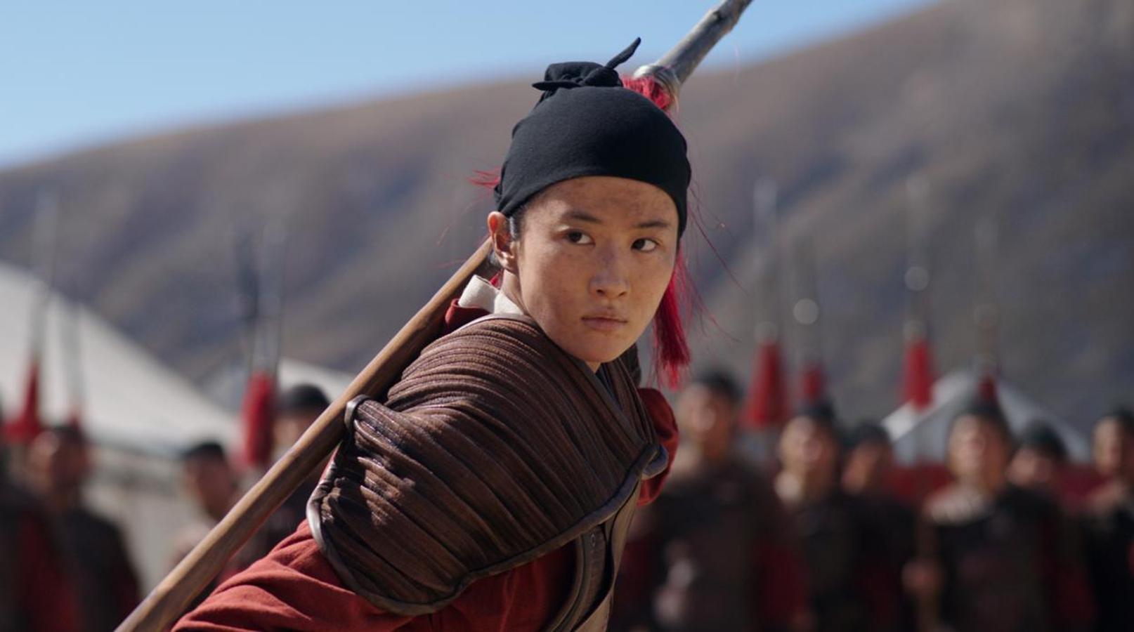 La versión con actores de 'Mulán' (24 de julio), uno de los clásicos más queridos de Disney, lleva cuatro meses en cuarentena, y nos morimos por cabalgar con la protagonista, encarnada por Liu Yifei (que, por cierto, es natural de Wuhan) por las estepas chinas, protegiendo las tierras del emperador de los feroces hunos invasores.