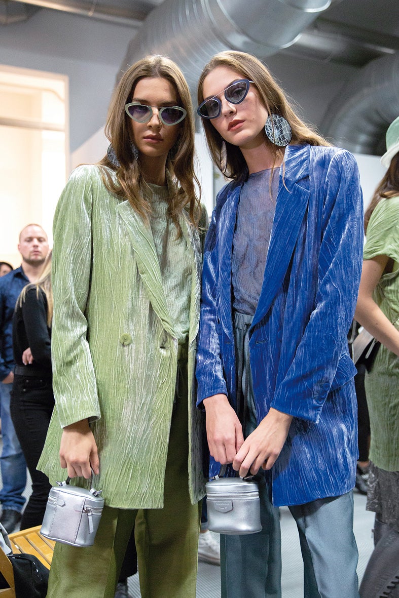 Como reflejo de la profunda concienciación medioambiental, el reciclaje de residuos plásticos y metálicos ha encontrado en las gafas de sol a uno de sus aliados más fieles.