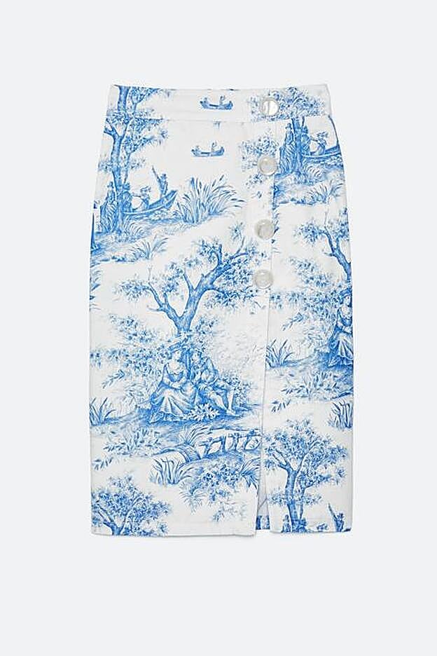 Falda pareo de Uterqüe con estampado 'toile de jouy', 99 euros.