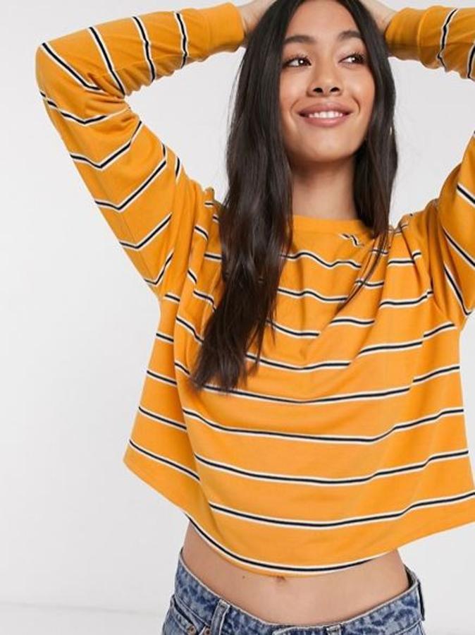 Top corto de rayas  en color naranja (14,35 euros).