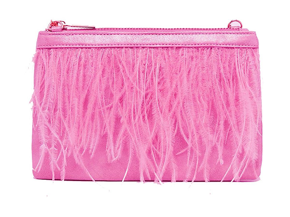 Perfecto para llevar de noche, con aplicaciones de plumas, de Sfera (6,99 €).