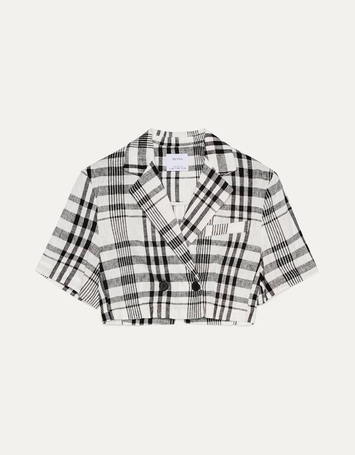 Chaqueta cropped con manga corta, 15,99 €.