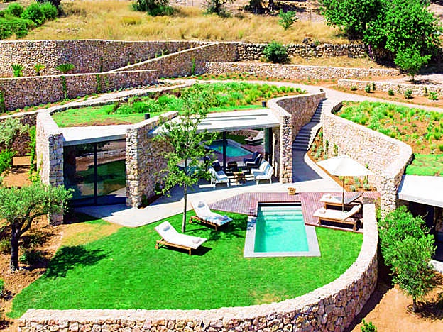 Más info: Carretera Palma-Puerto Pollença, km 50. Palma de Mallorca.Desde 350 €, habitación doble con desayuno (www.relais & chateau.com).