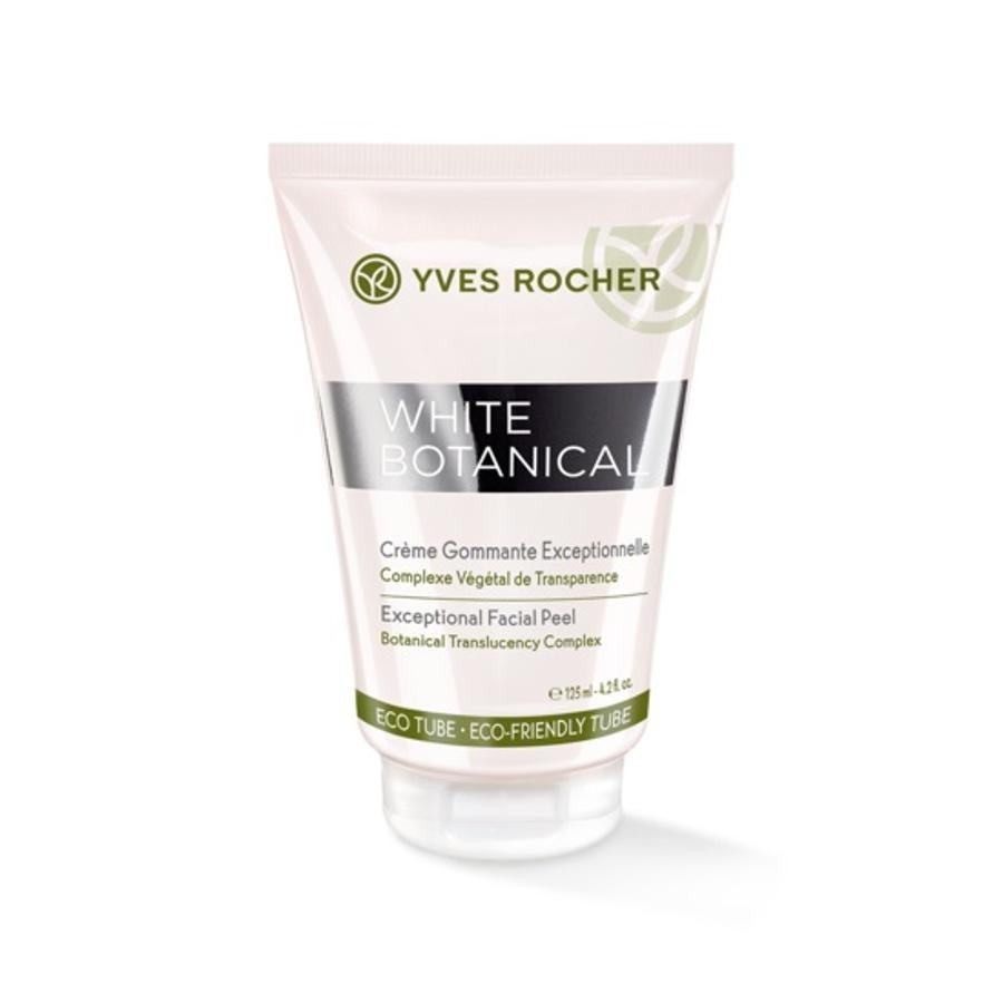 La crema Exfoliante Facial Excepcional de Yves Rocher (11,95 euros) es un exfoliante muy suave con micropartículas de celulosa natural. Elimina a diario las células muertas acumuladas en la superficie de la piel, activando su propia regeneración celular, gracias a que tiene un 98% de ingredientes de origen natural