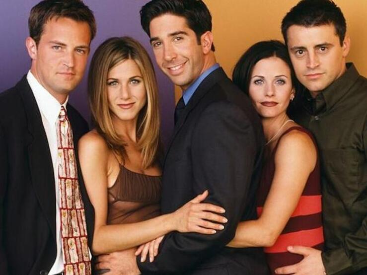 Fotos: Qué fue del hijo de Ross en Friends y otros misterios (y errores) sin resolver de tus series favoritas