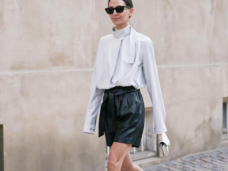 Fotos: Shorts negros y rebajados de Zara, Bershka y Pull&Bear que estilizan, alargan las piernas y quedan perfectos con sandalias planas