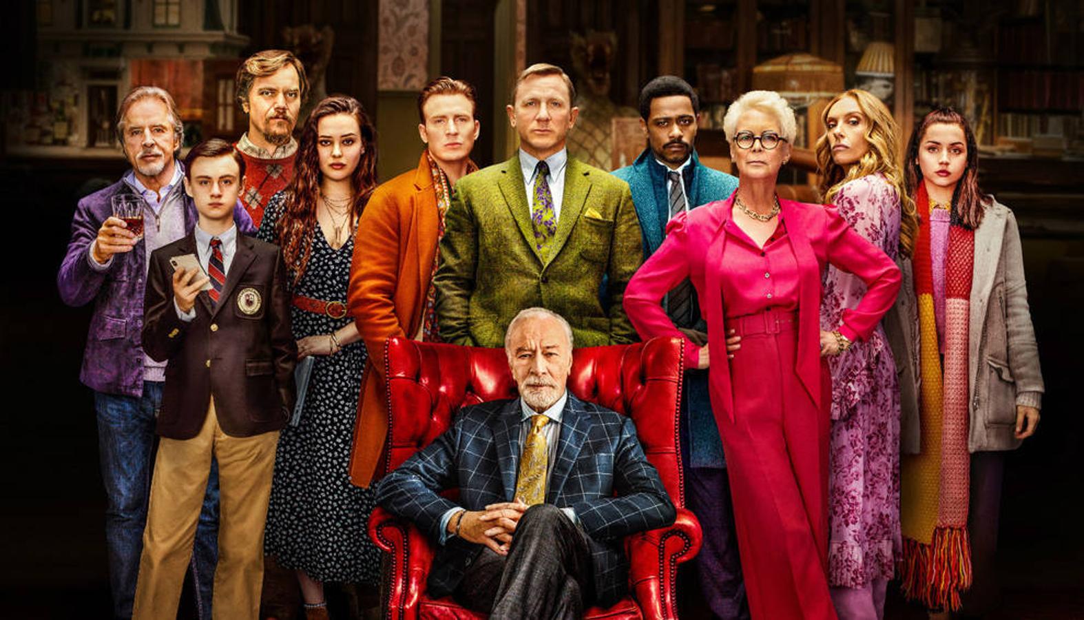 Después de Blade Runner, esta fue la película con la que Hollywood se acabó de enamorar de Ana de Armas. Cuchillos por la espalda (Amazon) es un cluedo descacharrante que pone cabeza abajo las reglas de las películas de asesinatos. Y tiene un elenco impresionante: Jamie Lee Curtis, Christopher Plummer, Toni Collette, Daniel Craig... Dirige Rian Johnson.