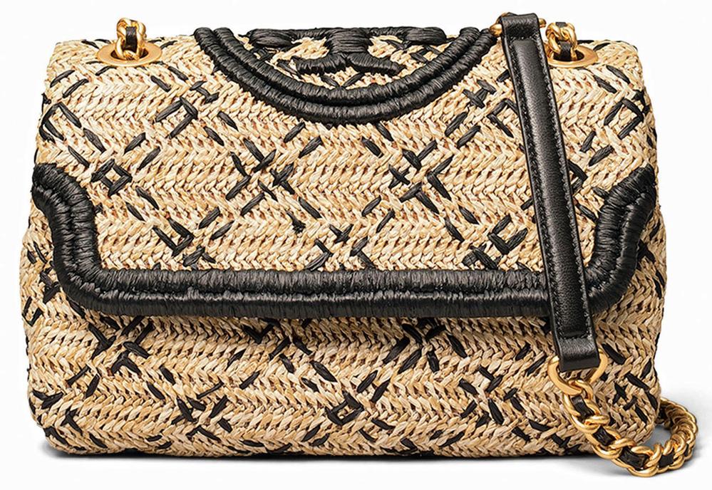 Cartera con asa de cadena, de Tory Burch (474 €).