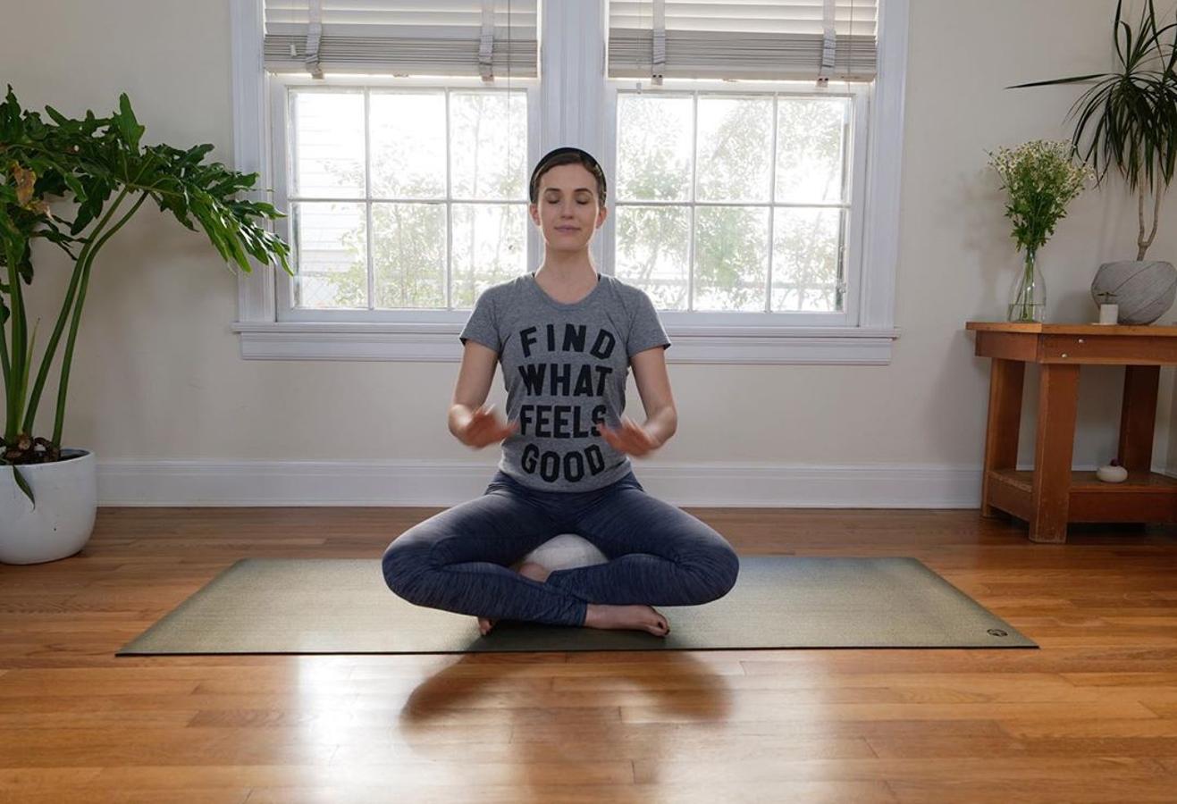 Yoga para gente ocupada, yoga para principiantes, yoga por si te duele la espalda… el canal Yoga with Adriene tiene todo lo que un yogui puede desear, especialmente información útil y un ambiente muy agradable. Si eres una principiante y quieres iniciarte en la práctica del yoga, Adriene puede ser tu mejor gurú.