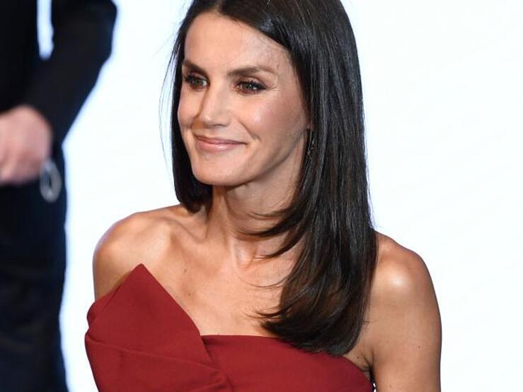 Fotos: Así han evolucionado los looks de la reina Letizia en los Premios Mariano de Cavia, una de sus citas favoritas del año