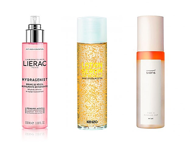 Bruma Energizante Hydragenist de Lierac (24,90 €). Loción Suero Reactivadora de Kenzoki (33,50 €). Time Is Running Out Mist de Sioris (22,95 €, en miin-cosmetics.com).