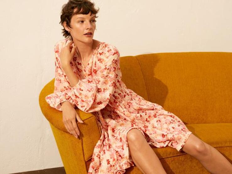 Fotos: Ocho vestidos que acaban de llegar a las tiendas y quieren poner colorado tu armario