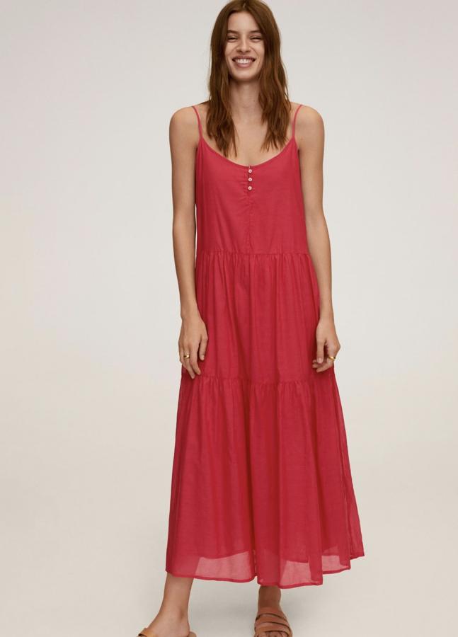 Disponible en fucsia o en verde, este vestido largo con volantes y diseño acampanado cuenta con cierre de botones y tiene un precio rebajado de 19,99 euros.