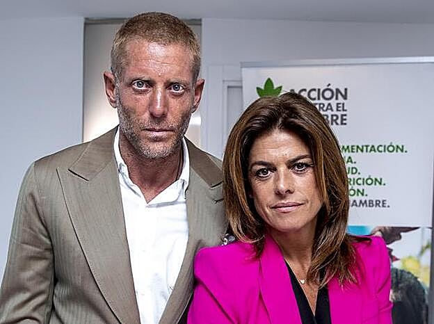 Lapo Elkann con su pareja, Joanna Lemos, durante su paso por Madrid para presentar No nos Rendiremos.