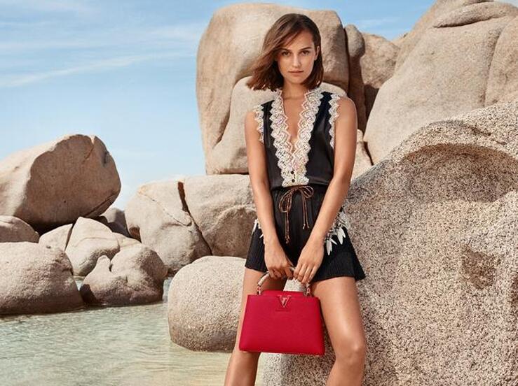 Fotos: Gadgets que necesitas llevar este verano en tu maleta (y en tu bolso) para protegerte del coronavirus