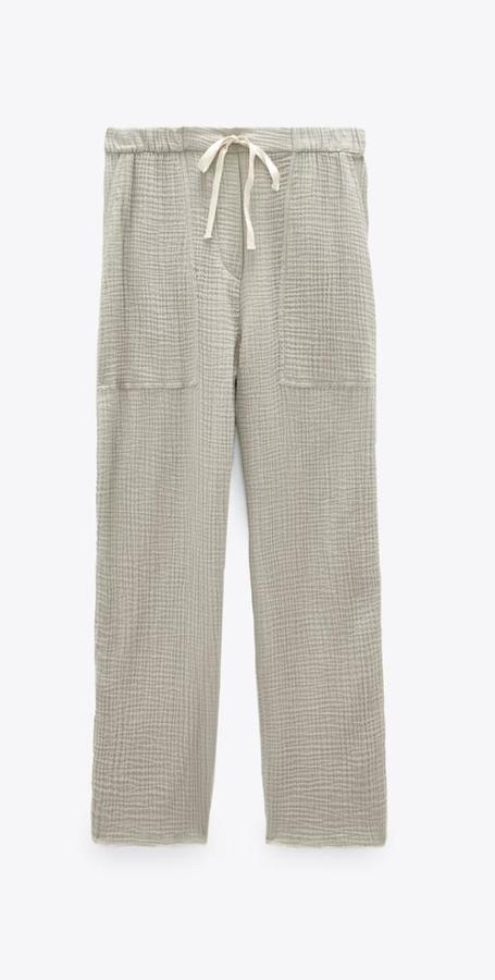 Pantalón casual con bolsillos, (29,95 euros).