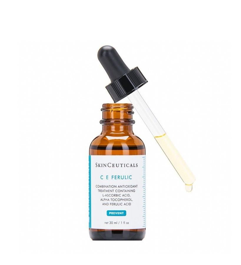 Contiene un 15% de vitamina C pura, que brinda protección ambiental avanzada y mejora la apariencia de las líneas de expresión, las arrugas y la pérdida de firmeza, a la vez que ilumina la piel. Ayuda a neutralizar los radicales libres inducidos por los rayos UVA/UVB, la radiación infrarroja (IRA) y la contaminación por ozono (O3), que pueden provocar signos visibles del envejecimiento prematuro. C E Ferulic de Skinceuticals (155 €).