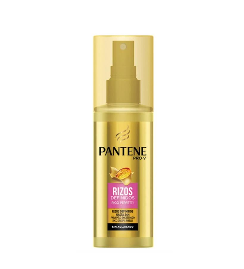 Su fórmula hidrata y nutre, mantiene unos rizos definidos y brillantes hasta 24 horas y controla el encrespamiento durante todo el día. Acondicionador sin aclarado Rizos Definidos de Pantene Pro-V (3,75 €).