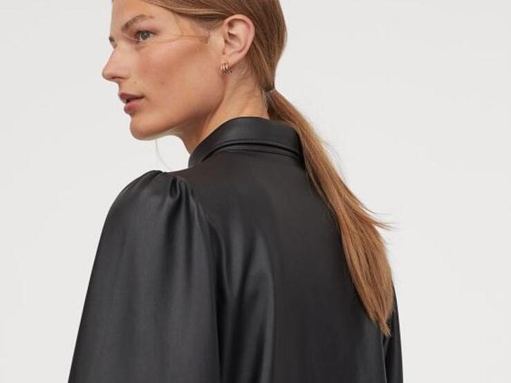 Fotos: Las prendas con las que Zara, H&M y Mango quieren devolver el efecto piel a nuestros armarios