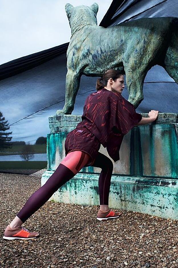 Estirar de la forma adecuada tus músculos después de correr te evitará dolores y agujetas.