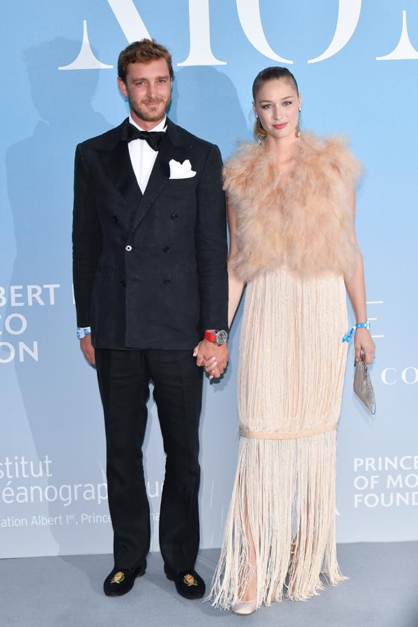 Beatrice Borromeo, elegantísima con un vestido de inspiración años '20 en rosa empolvado con estola de piel a juego en la Gala for the Global Ocean 2018 en Monte Carlo.
