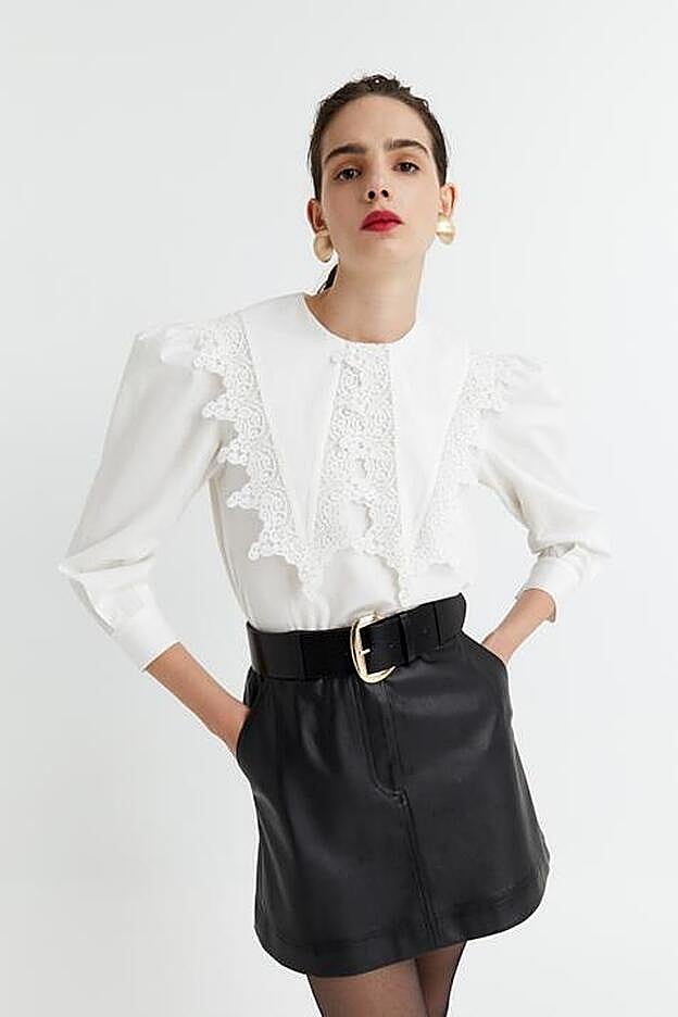 Camisa de cuello bobo extra grande y con adorno de encaje de Sfera.