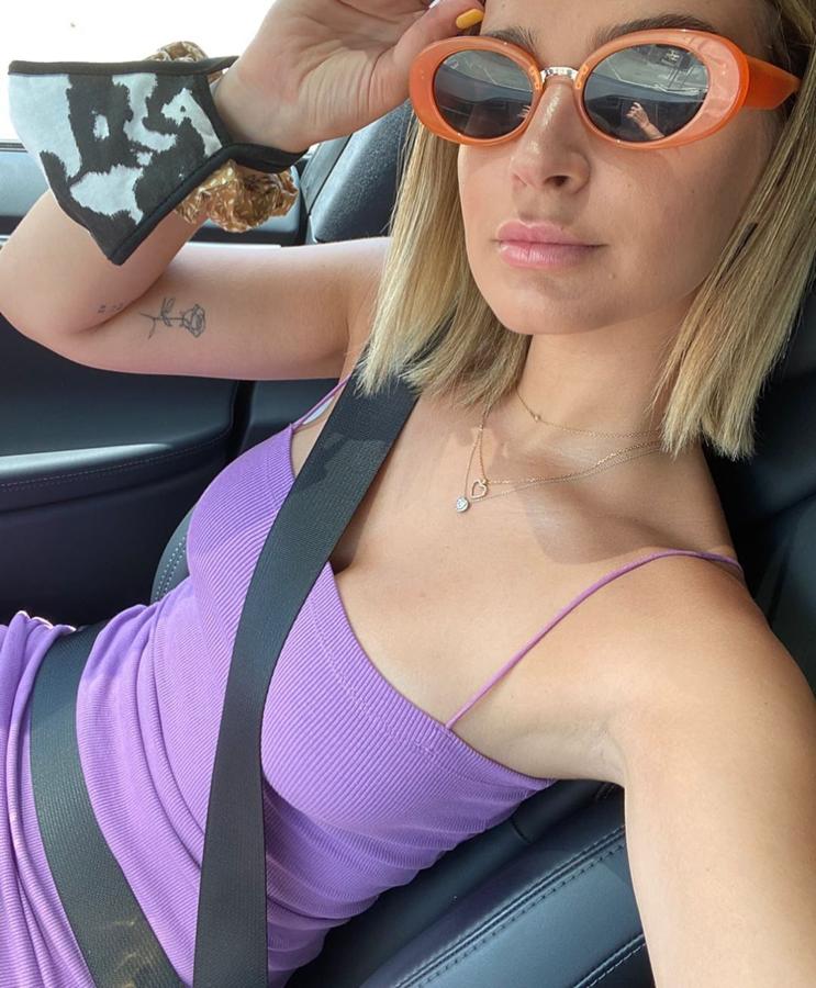 Fotos: ¿Por qué se critica a Laura Escanes por llevar vestidos cortos y ser madre? 8 fotos (de su Instagram) que demuestran que sentirse sexy y la maternidad no son incompatibles