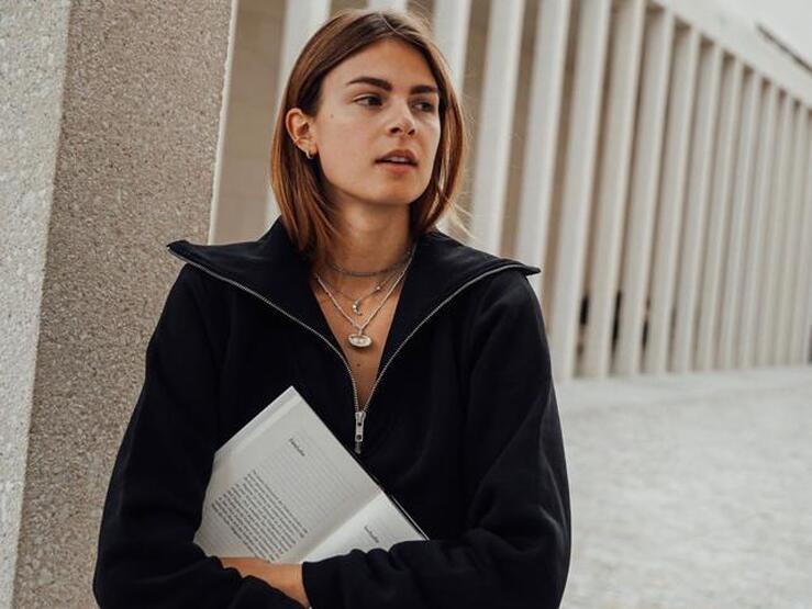 Fotos: Estas son las sudaderas con cremallera imprescindibles para tus estilismos más relajados