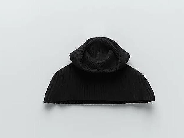 Capucha de punto, de Zara (15,95 euros).