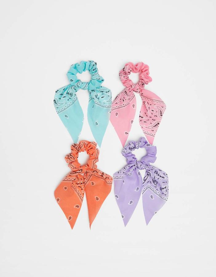 Coleteros de colores de Bershka, (6,99 euros).